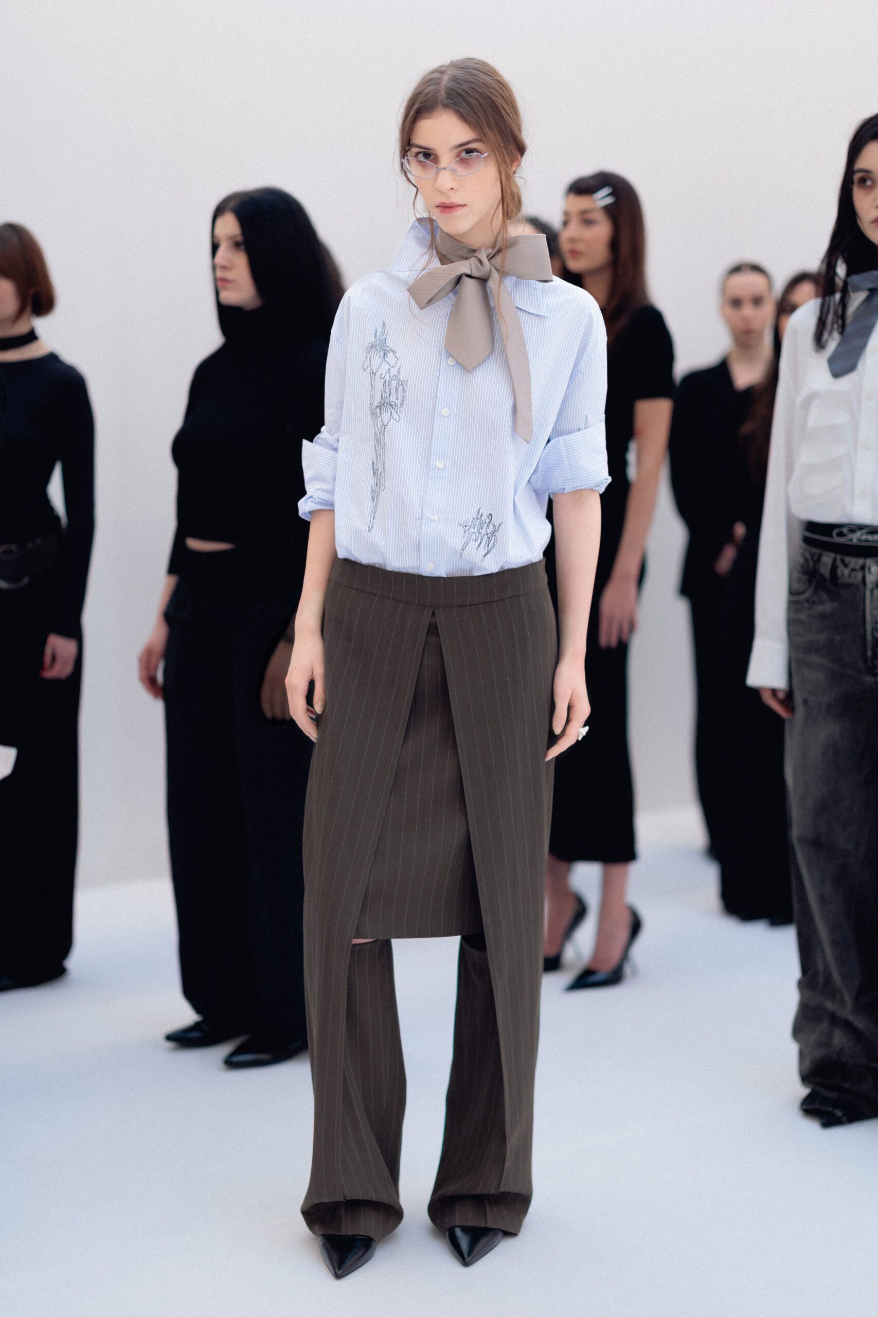 Avavav Fall Presentation: A Reimagining of the Female Gaze Through Avant-Garde Design