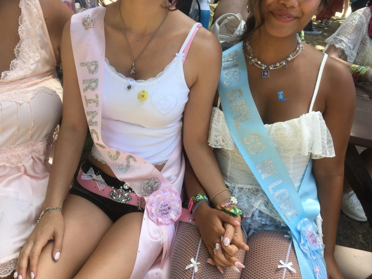 Olivia Rodrigo’s Inaugural Daisy Chain Festival: A Celebration of Empowerment, Music, and Resilient Style Amidst Extreme Heat