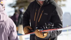 Deal of the Week: The Warm, Waterproof Glove We Recommend to Skiers Who Hate Taking Their Gloves Off