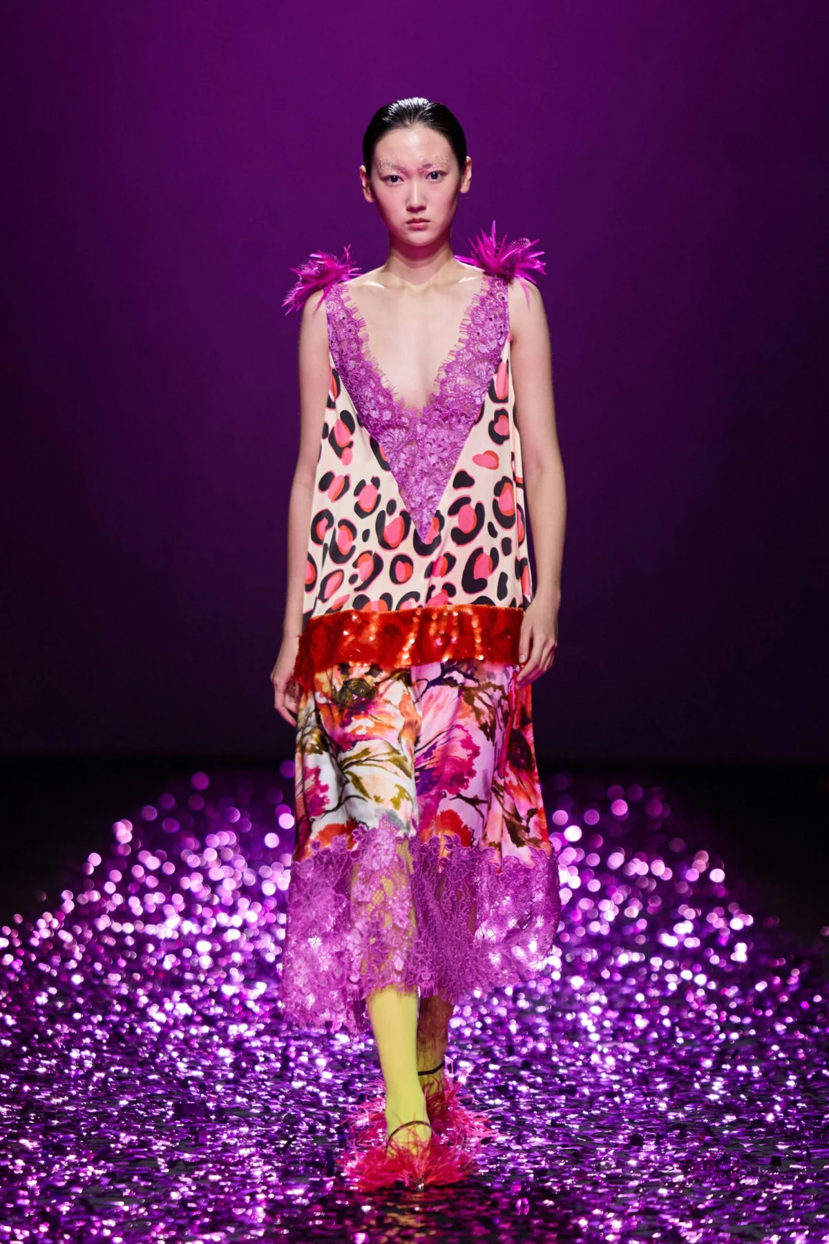 Untamed Bloom: Shuting Qiu Unleashes a Kaleidoscope of Unfettered Imagination on the Spring Runways